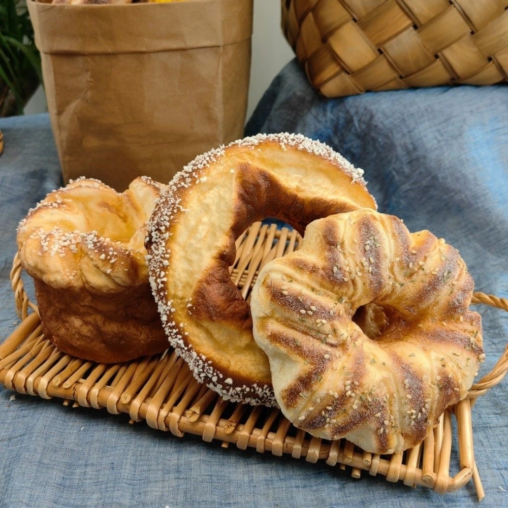 Photography Interest - Roti PU Lembut Tiruan Realistis Tidak